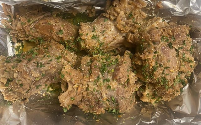 1 lb Turkey Neck.