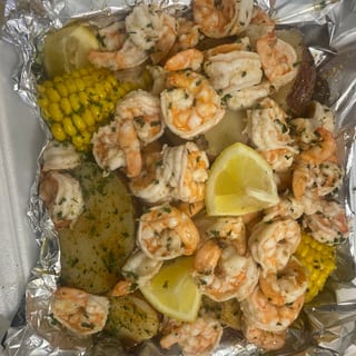 B2 - Large Shrimp Bowl ( 40 Shrimps, 2 Corns, 2 Potatoes, 2 Eggs )