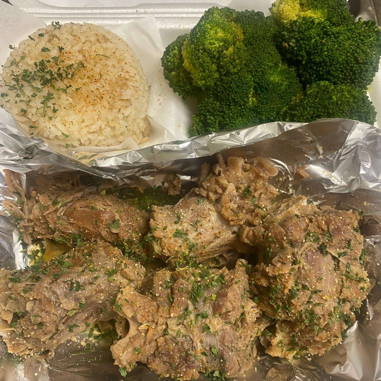 B10 - Turkey Neck Plate (Turkey Neck, Rice, And Broccoli).