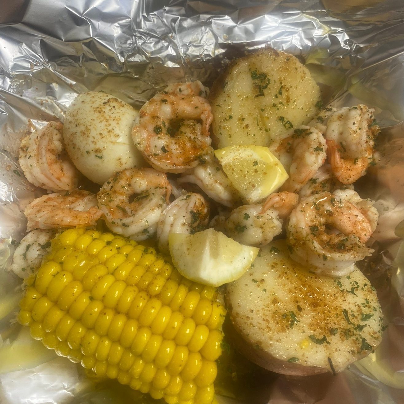B1-Shrimp Bowl (20 Shrimp, 1 Corn, 1 Potato, 1 Egg).