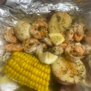 B1-Shrimp Bowl ( 20 Shrimp, 1 Corn, 1 Potato, 1 Egg )